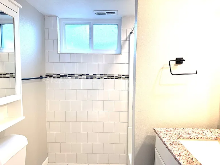 2970 Locust St — Photo 18