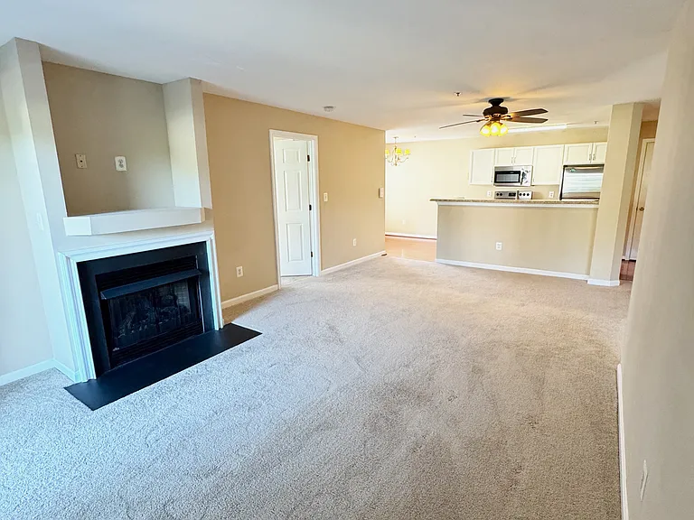 2015 Gov Thomas Bladen Way #204 — Photo 10