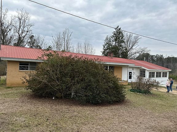 4th image of 900 Bunkum Rd