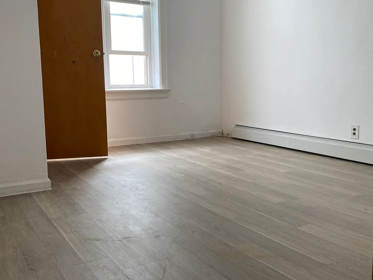 3 bed, 900 sqft, $3,000 — Photo 4