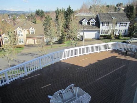 Large Deck with View!