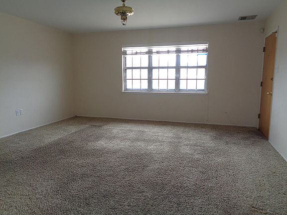 2nd image of 9621 McIntosh Dr