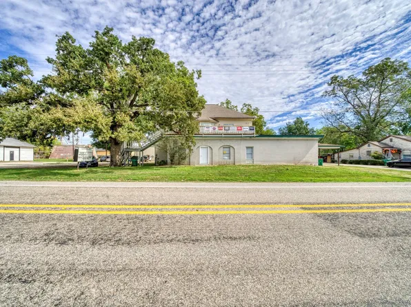 303 S Madison St, Madisonville, TX 77864