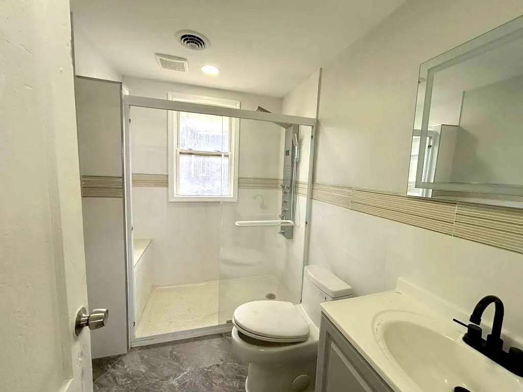 3 bed, 1325 sqft, $1,200 — Photo 3