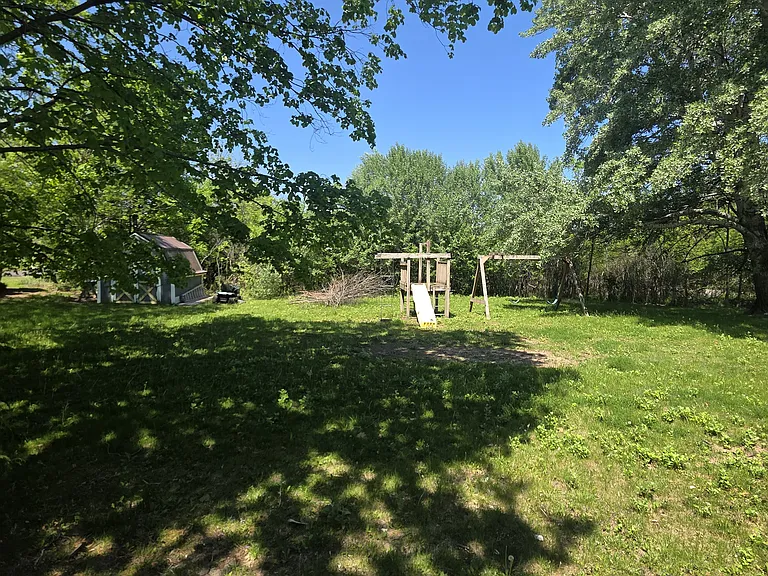11505 N River Rd — Photo 2