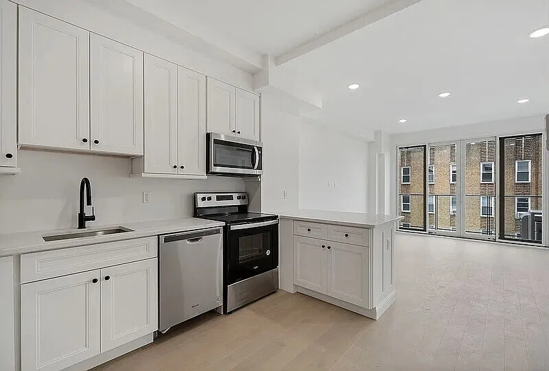 1 bed, 1.0 bath, 605 sqft, $1,723 — Photo 1