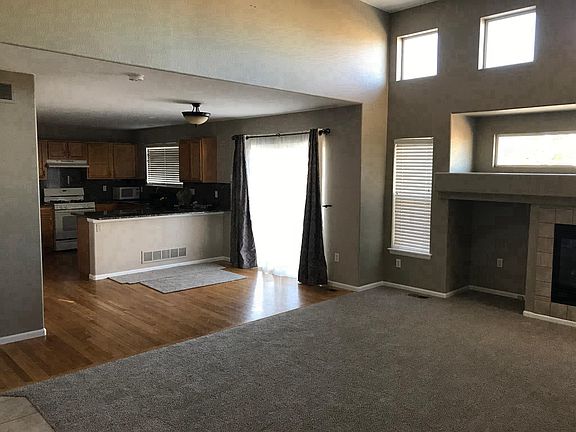 Vaulted ceiling in greatroom