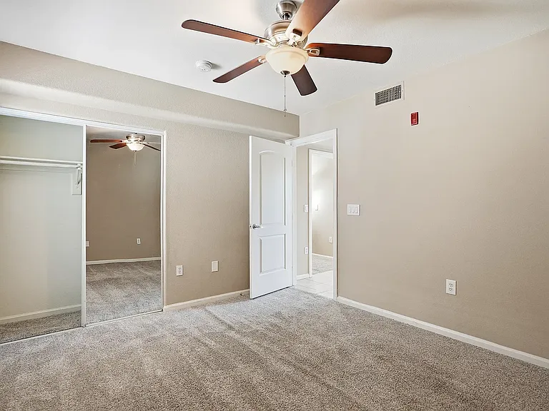 1081 W 1st St #10 — Photo 10