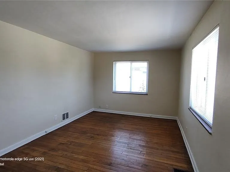 37 S Wright Ave #C — Photo 2
