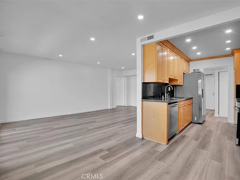 5412 Lindley Ave #110 — Photo 5