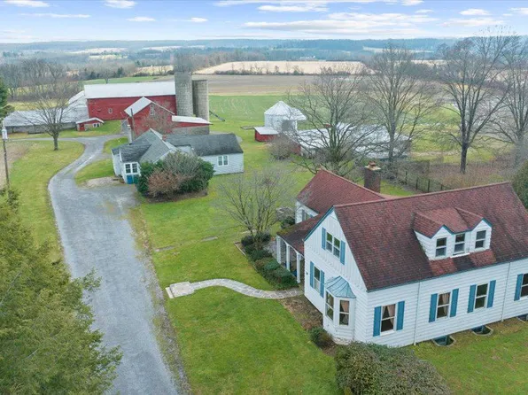 38 Old York Rd, Ringoes, NJ 08551