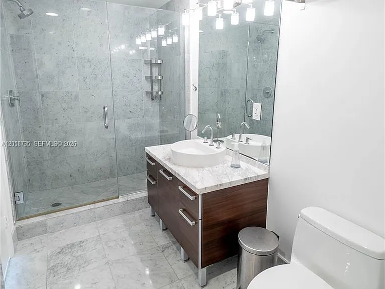 253 NE 2nd St #2107 — Photo 18