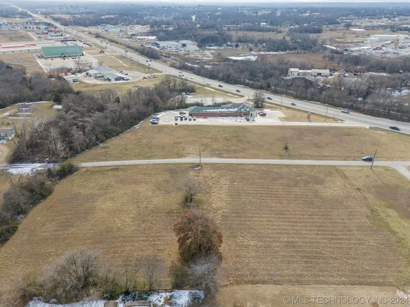 26165 E 105th St, Broken Arrow, OK 74014