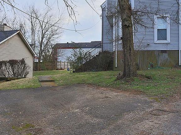 2nd image of 517 Amquiwood Ct
