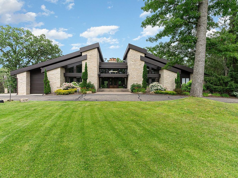 1st image of 1221 McKinley Dr