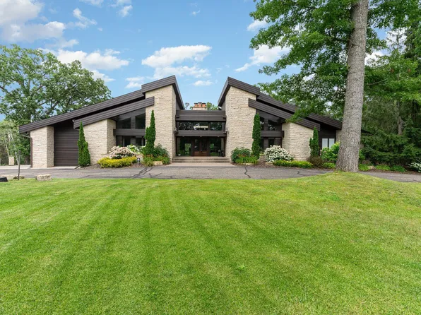 1221 McKinley Dr, Hudson, WI 54016