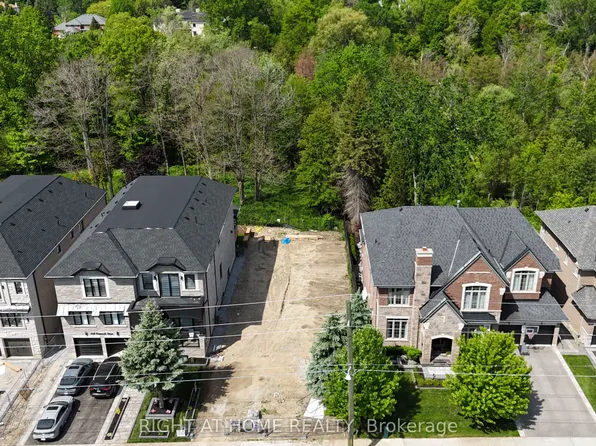860 Riverside Dr, Ajax, ON L1T 3R9