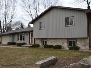 1743 Acorn Ct, Menasha, WI 54952