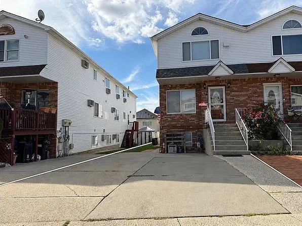 48 Lewiston St, Staten Island, NY 10314