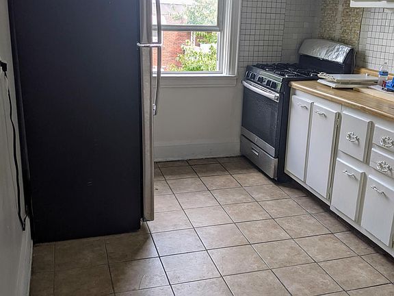 3rd image of 2139 Quimby Ave Floor 2