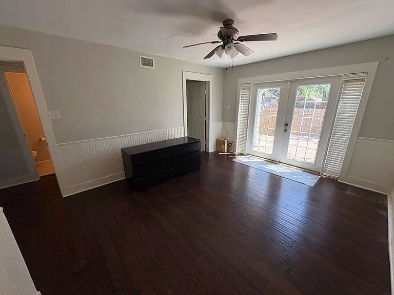 500 Holliday Ln — Photo 8