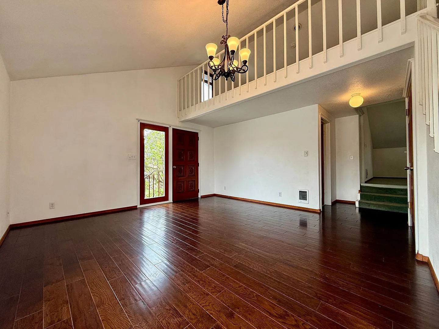 Schedule A Showing Today To View This Charming Apratment In Prineville!! — Photo 2