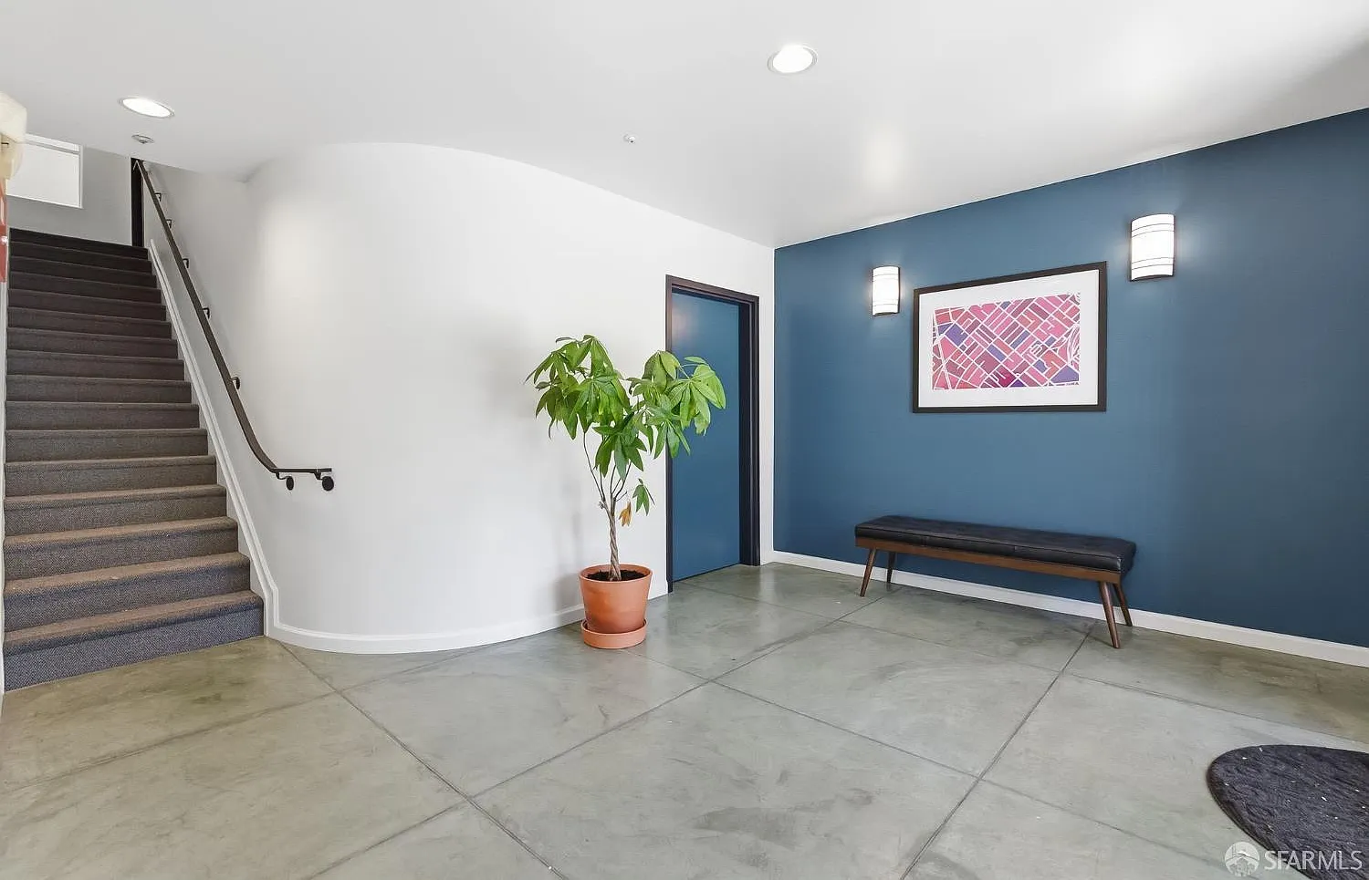 165 Russ St - Photo 2