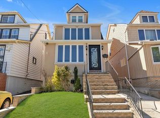 14958 18th Ave, Flushing, NY 11357