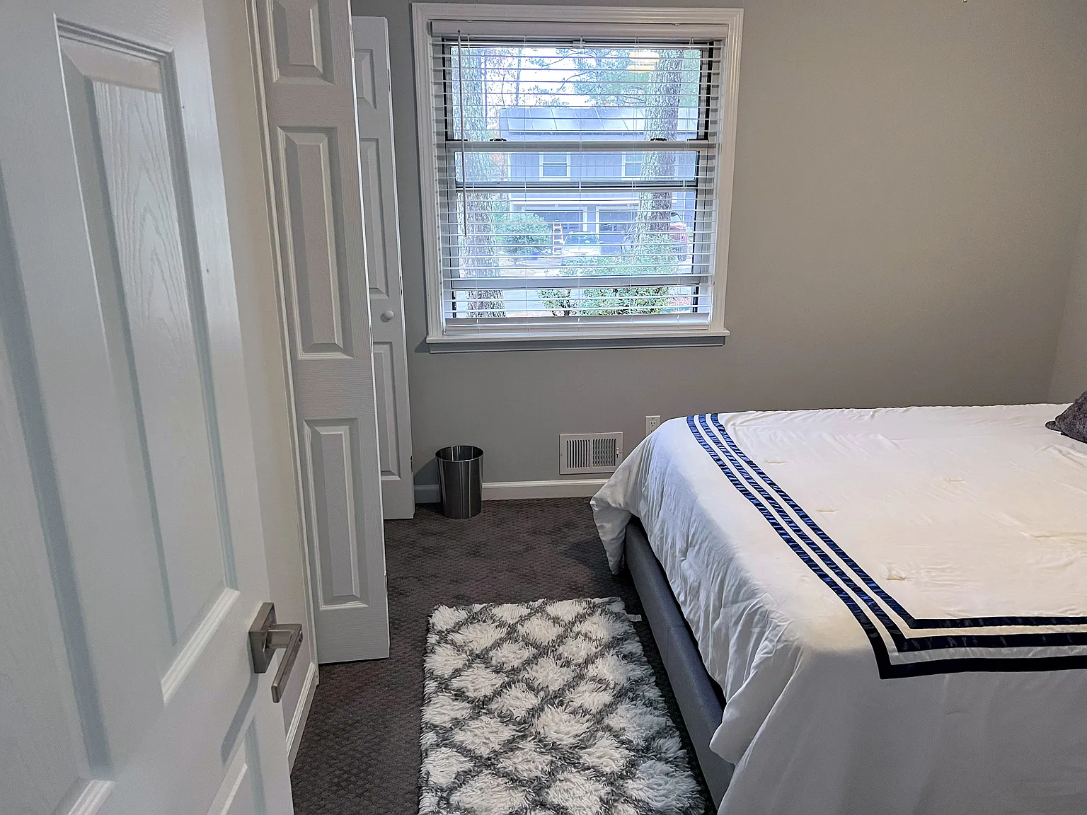4 bed, 3.0 bath, 2714 sqft, $1,139 — Photo 1