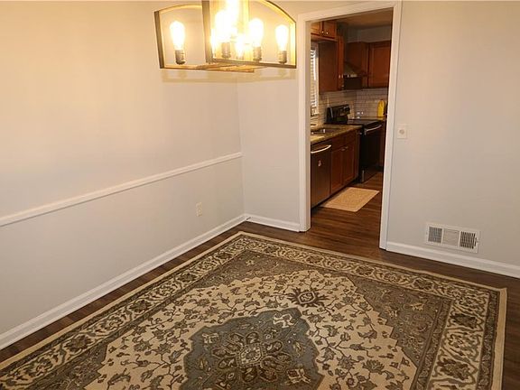 4th image of 1302 Stephens St SW