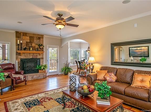 3rd image of 1839 Smokey Mountain Trl