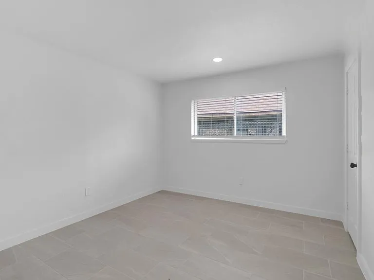 10938 Fleming Dr — Photo 16
