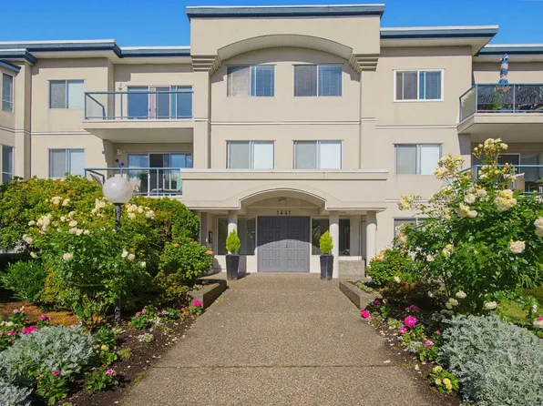 1441 Blackwood St #303, White Rock, BC V4B 3V6
