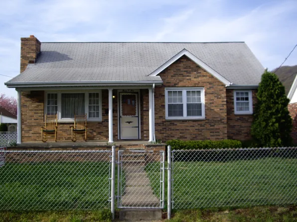 305 W 33rd St, Belle, WV 25015