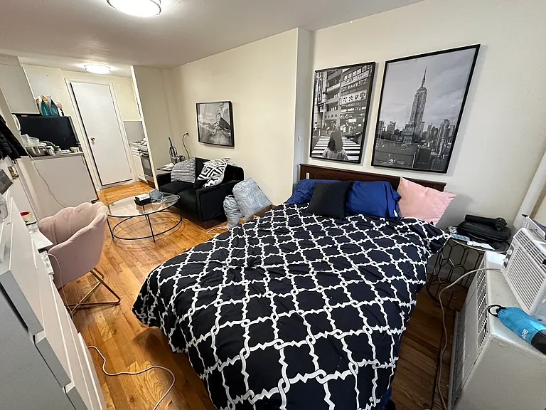 326 E 6th St #6 — Photo 6