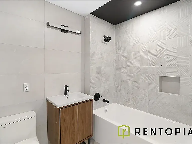209 N 11th St #201J — Photo 8