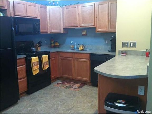 5th image of 2440 Parmenter Blvd APT 206B