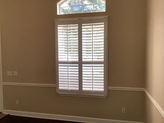 5th image of 937 E Terranova Way