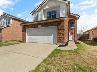6516 Regina Dr, Fort Worth, TX 76131