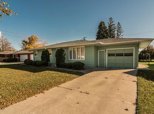 1706 Hoven Ln, Crookston, MN 56716