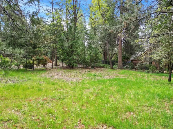 12968 Somerset Dr, Grass Valley, CA 95945