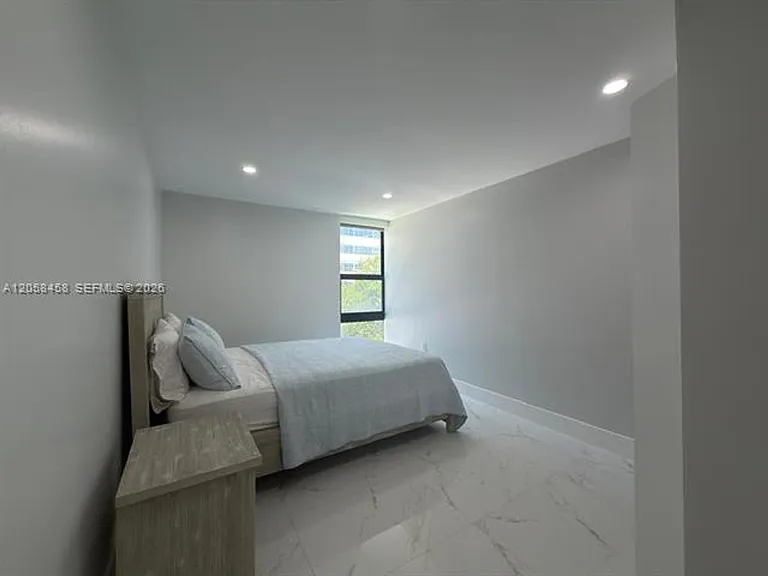 1800 Collins Avenue Cu #3H — Photo 12