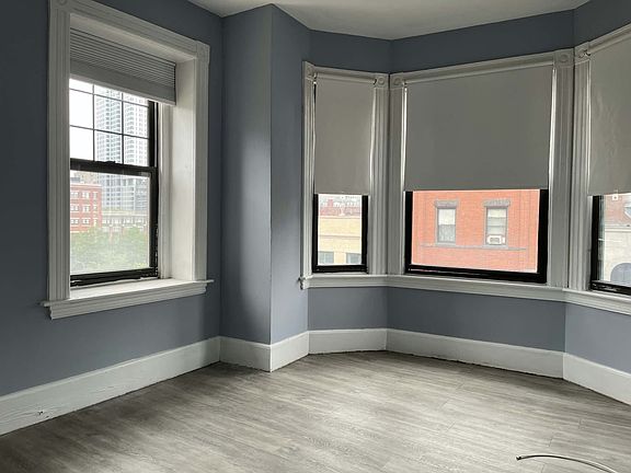 3rd image of 213 Hanover St APT 4