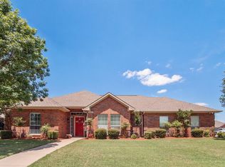 1000 Diane St, Aubrey, TX 76227