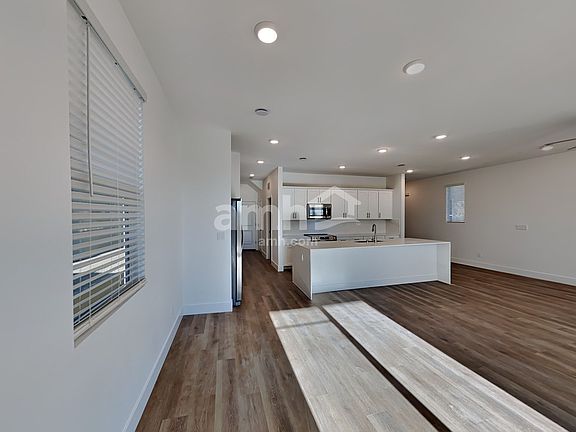 5th image of 11158 Magallanes St