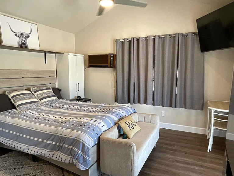 4350 El Camino Rd — Photo 6