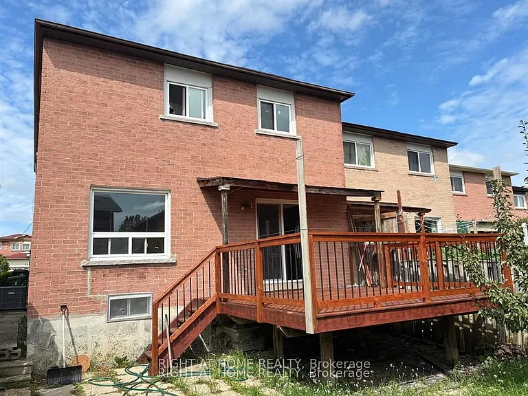 29 Roxanne Cres — Photo 8