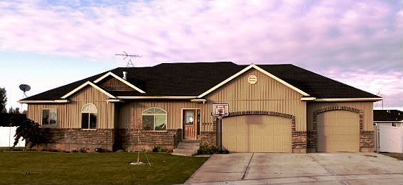 AWESOME HOME ON CORNER LOT!   AND, PRICE REDUCED!!!!