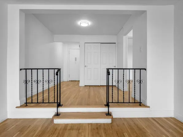 425 East 26th Street image 4 of 16