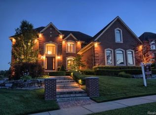 18381 Stoneridge Ct, Northville, MI 48168